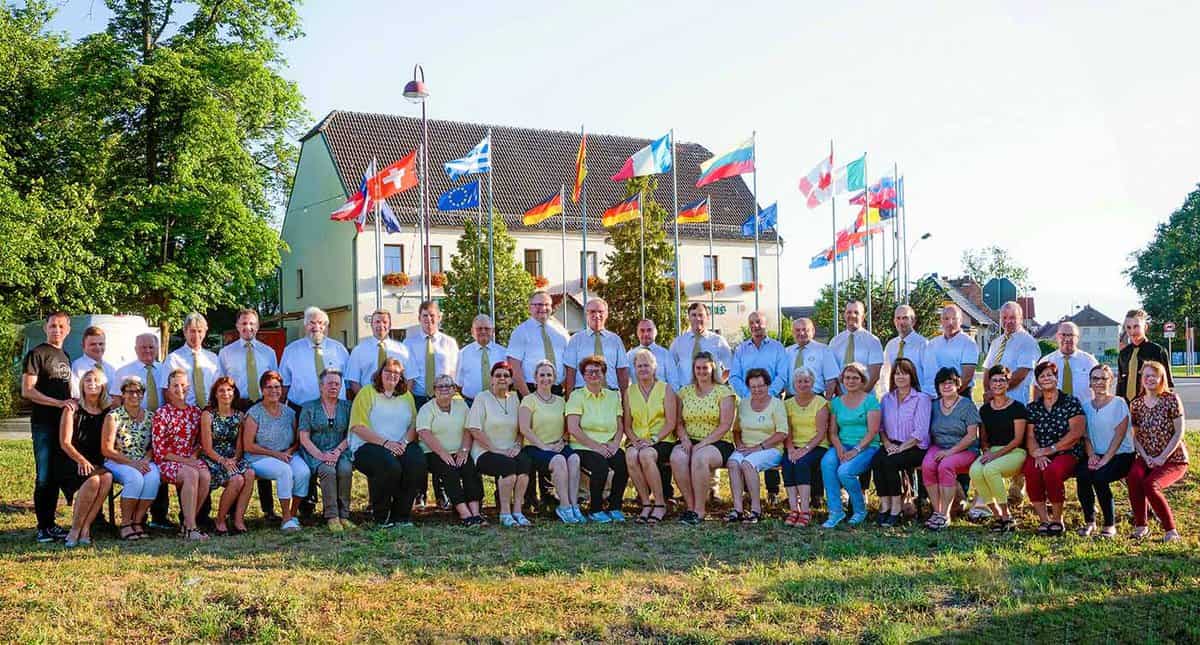 Gruppenfoto des Jessener Schul- und Heimatfestvereins